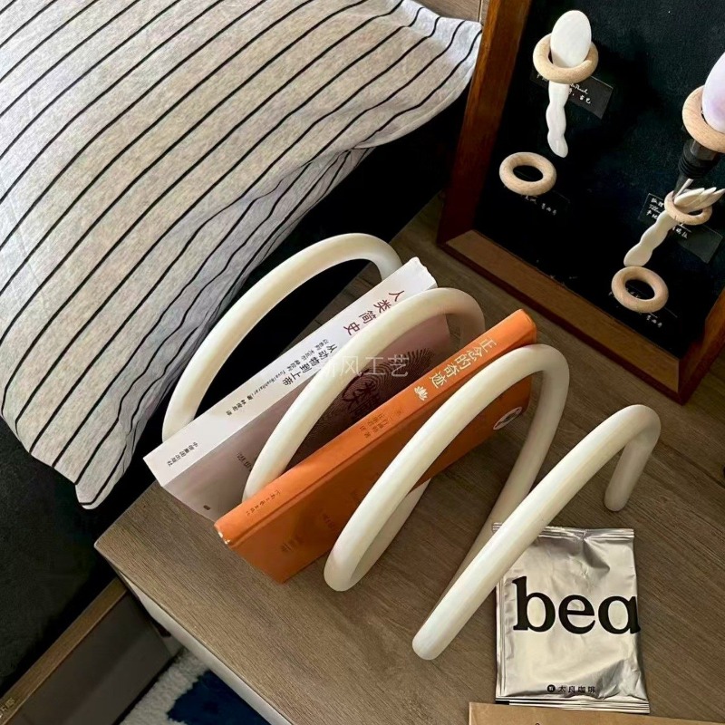 Home Decor Magazine - Creative Minimalist Metal Magazine Rack Desktop